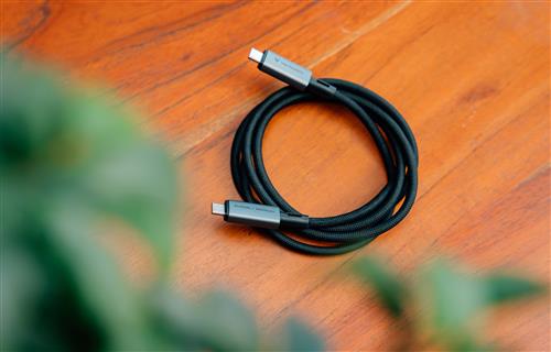 SYNC N CHARGE CABLE USB-C TO USB-C 240W 40 GBPS 120 CM