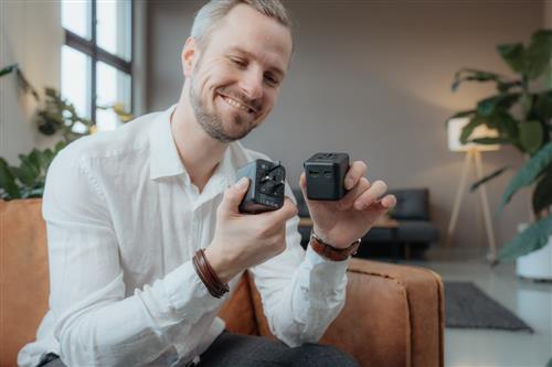 UNIVERSAL TRAVEL ADAPTER UTA-03 PD30W / QC / 2XUSB / 2XTYPE-C