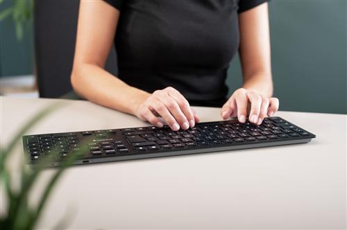 CHERRY KW 9100 SLIM tastiera Universale RF senza fili + Bluetooth QWERTY Nordic Nero
