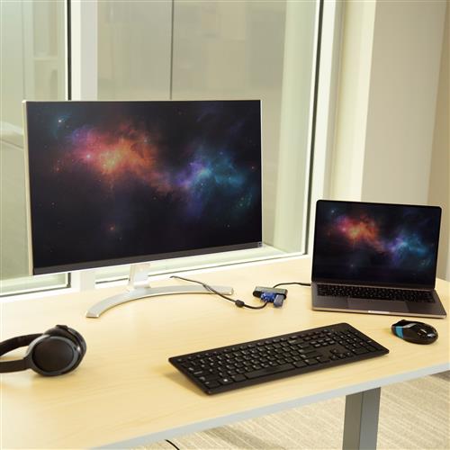 ADATTATORE MULTIFUNZIONE USB-C A VGA CON POWER DELIVERY