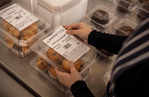 Brother BDE-1J152102-058 etichetta per stampante Bianco Etichetta per stampante autoadesiva