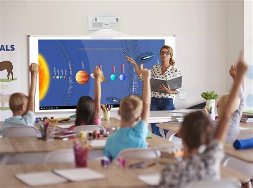 EB-1485FI LCD PROJECTOR 5000 ANSI OVER 2.500.000:1