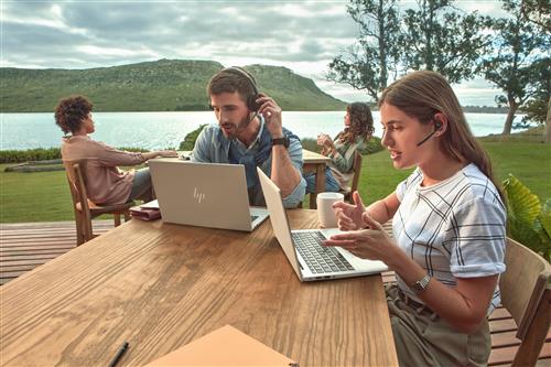 HP EliteBook 840 G10 Intel Core i7 i7-1355U Computer portatile 35,6 cm (14) WUXGA 16 GB DDR5-SDRAM 512 GB SSD Wi-Fi 6E (802.11ax) Windows 11 Pro Argento