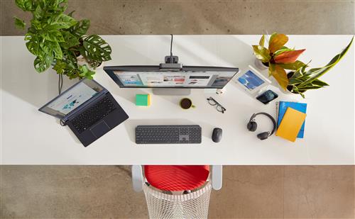 Logitech 920-010247 tastiera Ufficio Bluetooth Italiano Grafite