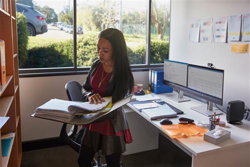 HP E24u G5 FHD USB-C Monitor Monitor PC 60,5 cm (23.8) 1920 x 1080 Pixel Full HD LCD Nero, Argento