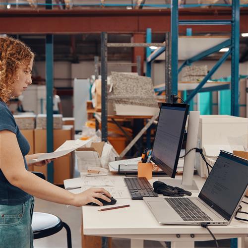 HP ProBook 450 G10 Intel Core i5 i5-1334U Computer portatile 39,6 cm (15.6) Full HD 8 GB DDR4-SDRAM 512 GB SSD Wi-Fi 6E (802.11ax) Windows 11 Pro Argento