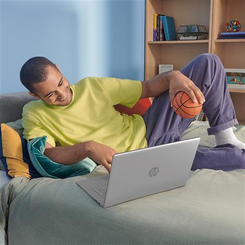 HP 17-cn2004nl Intel® Core™ i5 i5-1235U Computer portatile 43,9 cm (17.3