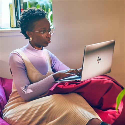 HP ZBook Firefly G11 Wolf Pro Security Edition Intel Core Ultra 7 155H Workstation mobile 35,6 cm (14