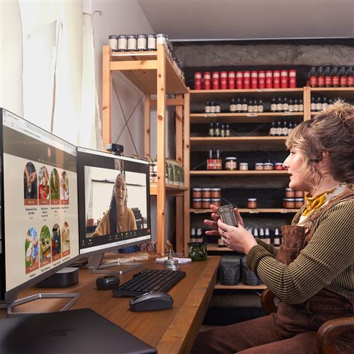 POLY Voyager Free 60+ UC Carbon Black Earbuds +BT700 USB-A Adapter +Touchscreen Charge Case Auricolare Wireless In-ear Musica e Chiamate USB tipo A Bluetooth Nero