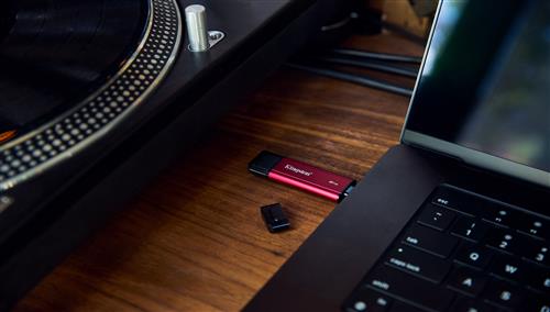 Kingston Technology 2TB Dual USB-A/C Portable SSD, Up to 1050MB/s USB 3.2 Gen 2