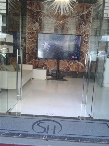 Chief PF1UB Supporti a parete per TV 190,5 cm (75) Pavimento Nero