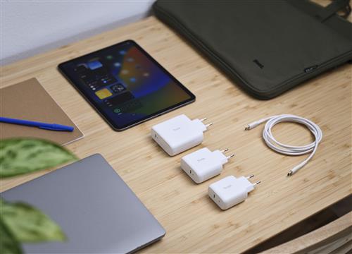 Trust Maxo 65W Universale Bianco AC