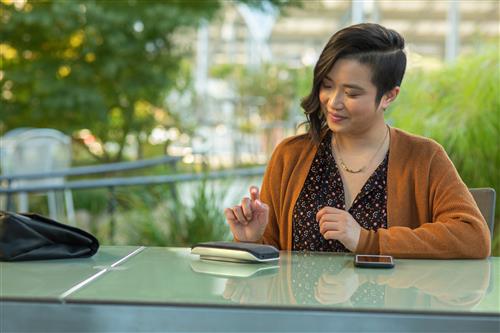 POLY Sync 20 Microsoft Teams Certified USB-A Speakerphone vivavoce PC Argento