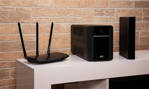 APC BX1600MI-GR gruppo di continuità (UPS) A linea interattiva 1,6 kVA 900 W 4 presa(e) AC