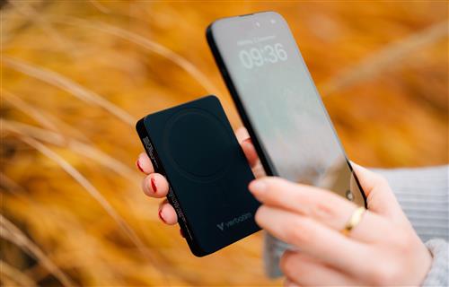 CHARGE/GO ESSENTIALS POWER BANK Magnetic Wireless 10000mAh Black