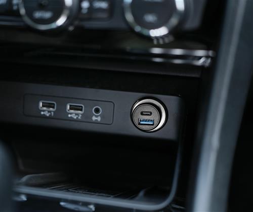 MAXO CARICABATTERIA AUTO RICARICA RAPIDA 38 W PD - NERO