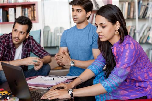 HP EliteBook 1040 G9 Intel Core i7 i7-1255U Computer portatile 35,6 cm (14) WUXGA 16 GB DDR5-SDRAM 512 GB SSD Wi-Fi 6 (802.11ax) Windows 11 Pro Argento