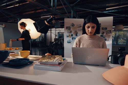 HP Elite x360 830 G10 Intel Core i7 i7-1355U Ibrido (2 in 1) 33,8 cm (13.3) Touch screen WUXGA 16 GB LPDDR5-SDRAM 512 GB SSD Wi-Fi 6E (802.11ax) Windows 11 Pro Argento