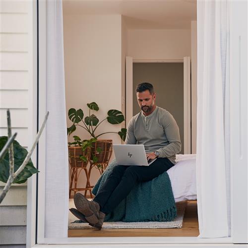 HP Elite x360 830 G9 Intel Core i5 i5-1235U Ibrido (2 in 1) 33,8 cm (13.3) Touch screen WUXGA 16 GB DDR5-SDRAM 512 GB SSD Wi-Fi 6E (802.11ax) Windows 11 Pro Argento