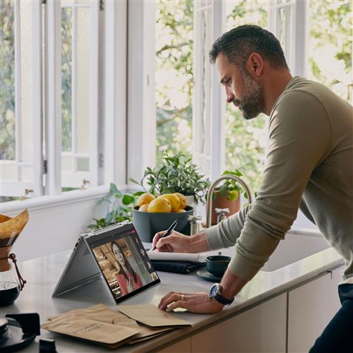 HP Elite x360 830 G9 Intel Core i5 i5-1235U Ibrido (2 in 1) 33,8 cm (13.3) Touch screen WUXGA 16 GB DDR5-SDRAM 512 GB SSD Wi-Fi 6E (802.11ax) Windows 11 Pro Argento