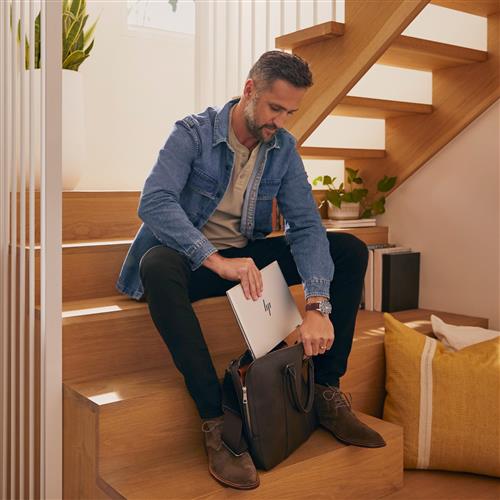 HP Elite x360 830 G9 Intel Core i7 i7-1255U Ibrido (2 in 1) 33,8 cm (13.3) Touch screen WUXGA 16 GB DDR5-SDRAM 512 GB SSD Wi-Fi 6E (802.11ax) Windows 11 Pro Argento