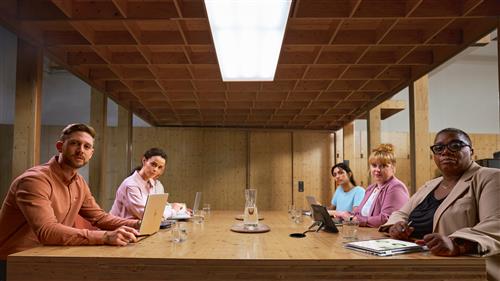 HP EliteBook 835 G10 AMD Ryzen 7 PRO 7840U Computer portatile 33,8 cm (13.3) WUXGA 32 GB LPDDR5-SDRAM 1 TB SSD Wi-Fi 6E (802.11ax) Windows 11 Pro Argento