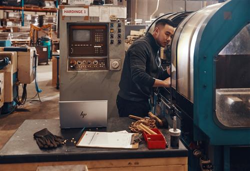 HP Elite x360 830 G10 Intel Core i5 i5-1335U Ibrido (2 in 1) 33,8 cm (13.3) Touch screen WUXGA 16 GB LPDDR5-SDRAM 512 GB SSD Wi-Fi 6E (802.11ax) Windows 11 Pro Argento