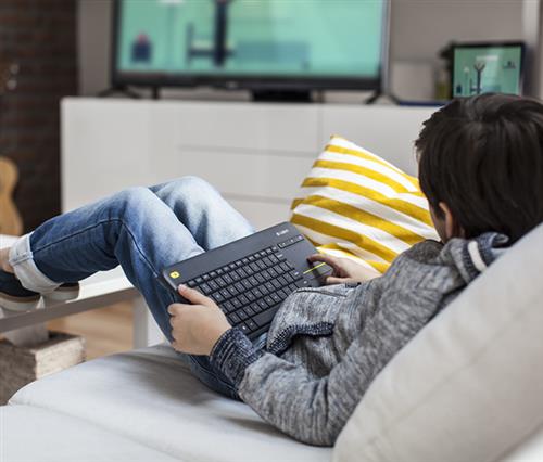 Logitech K400 Plus Tv tastiera Casa RF Wireless QWERTY Spagnolo Nero