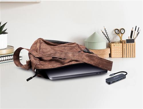 5-IN-1 USB-C HUB WITH CARD READER 2 X USB 3.0 - 1 X HDMI -