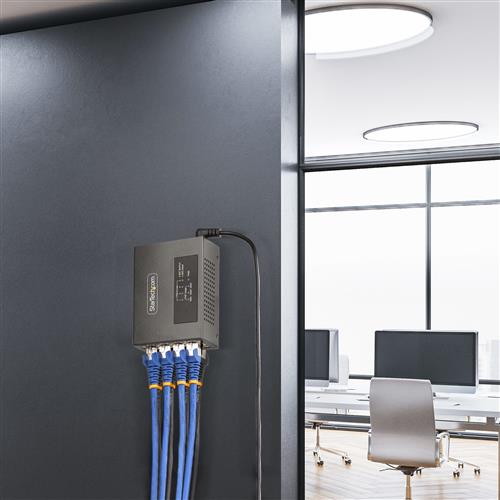 StarTech.com Iniettore PoE++ Multi-Gigabit a 4 porte, Ethernet 5/2.5/1G (NBASE-T), PoE/PoE+/PoE++ (802.3af/802.3at/802.3bt), Potenza di alimentazione 160 Watt, Montabile a parete/su guida DIN, Non gestito