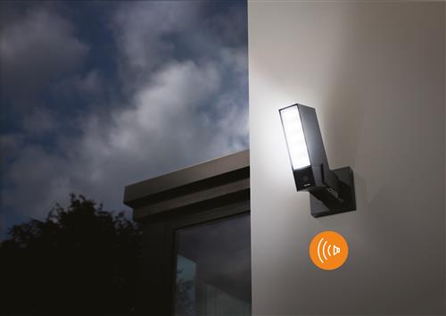 SMART OUTDOOR CAMERA WITH SIREN .