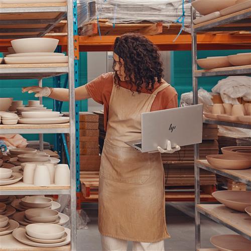 HP EliteBook 640 14 G10 Intel Core i7 i7-1355U Computer portatile 35,6 cm (14) Full HD 16 GB DDR4-SDRAM 512 GB SSD Wi-Fi 6E (802.11ax) Windows 11 Pro Argento