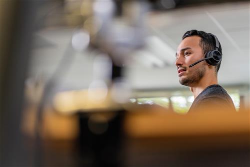 POLY Voyager 4310 USB-C Headset +BT700 dongle Auricolare Wireless A Padiglione Ufficio USB tipo-C Bluetooth Nero