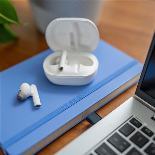 POLY Voyager Free 60+ UC M White Sand Earbuds +BT700 USB-A Adapter +Touchscreen Charge Case Auricolare Wireless In-ear Musica e Chiamate USB tipo-C Bluetooth