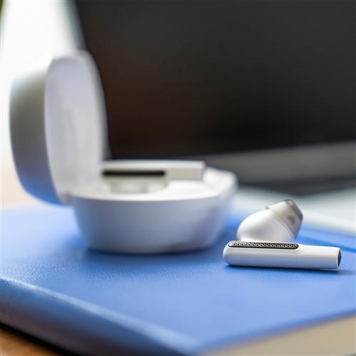 POLY Voyager Free 60+ UC M White Sand Earbuds +BT700 USB-C Adapter +Touchscreen Charge Case Auricolare True Wireless Stereo (TWS) In-ear Ufficio USB tipo-C Bluetooth